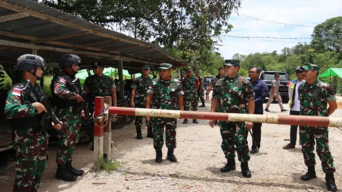 Panglima TNI Yudo Kunjungi Perbatasan Jagoi Babang