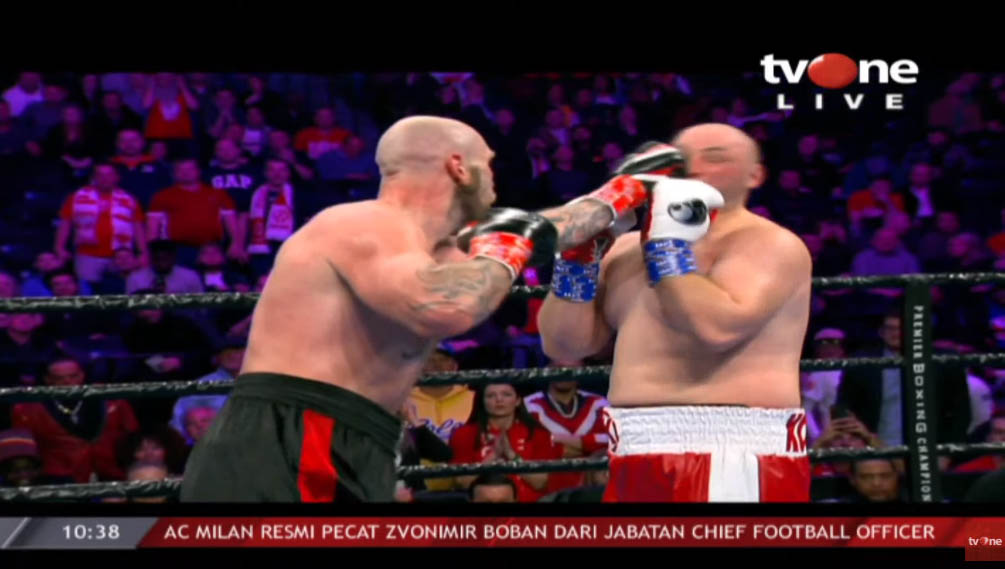 Hasil Tinju Dunia: Robert Helenius Bikin Adam Kownacki Tersungkur