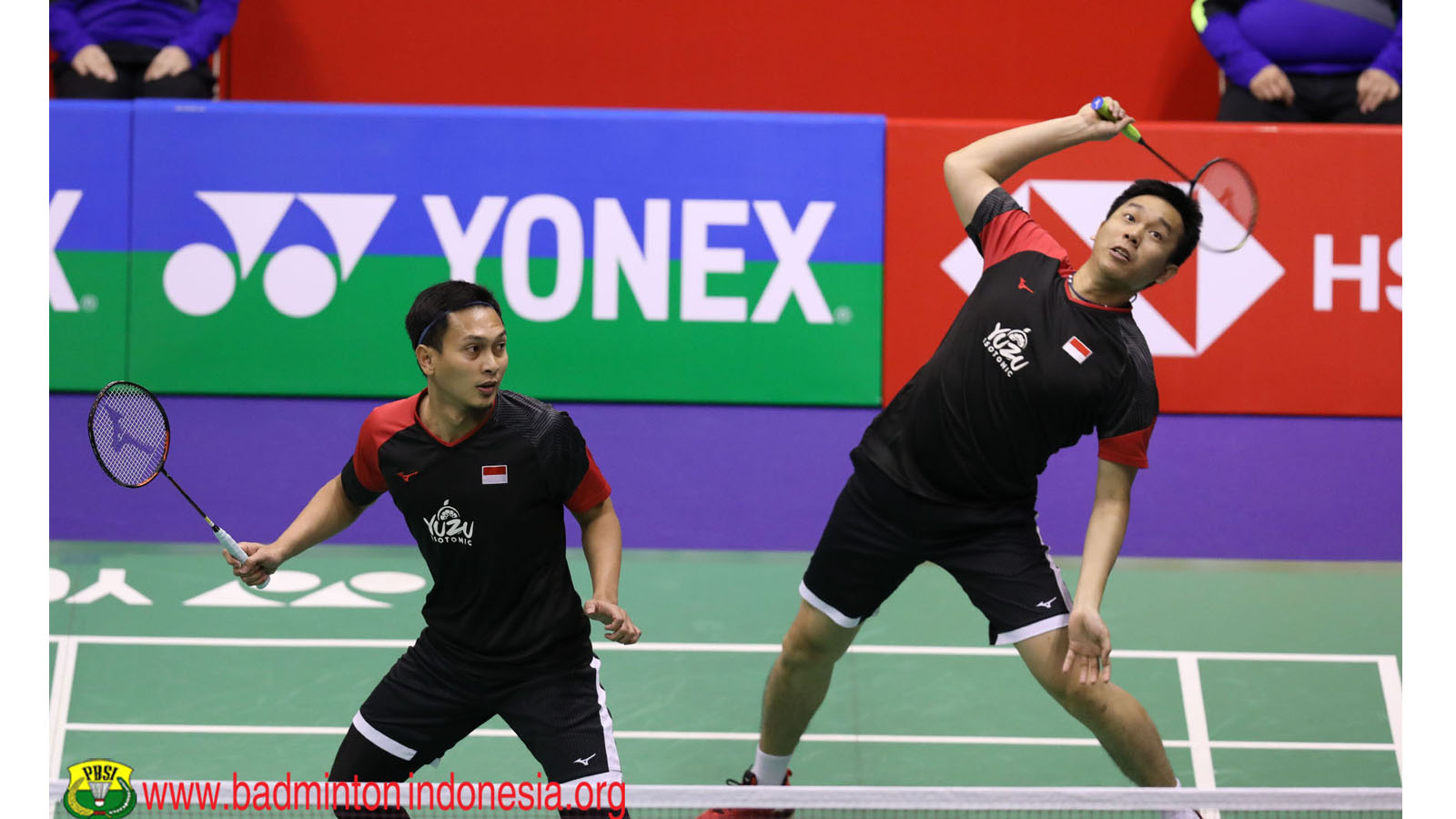 hendra-setiawanmohammad-ahsan-runner-up-hong-kong-open-2019-setelah-kalah.jpg