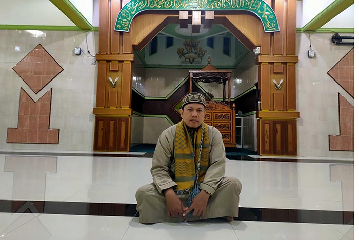hendra-supriyadi-imam-masjid.jpg