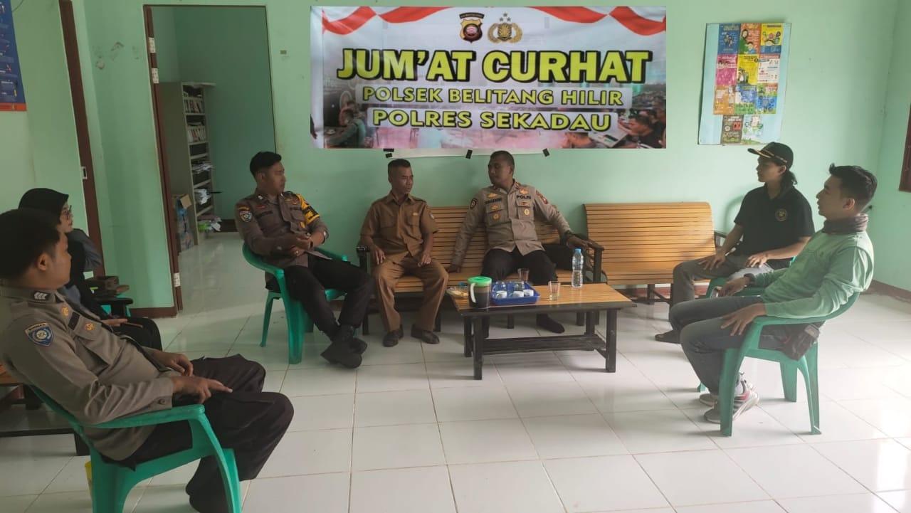 Polsek Belitang Hilir Gelar Jumat Curhat di Desa Kumpang Bis, Langkah Positif Menjaga Kamtibmas