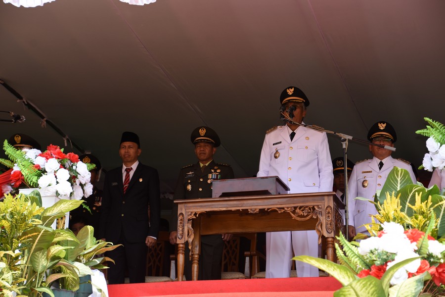 Kasrem 121/Abw Hadiri Upacara Kemerdekaan RI ke-73 di Kabupaten Sintang