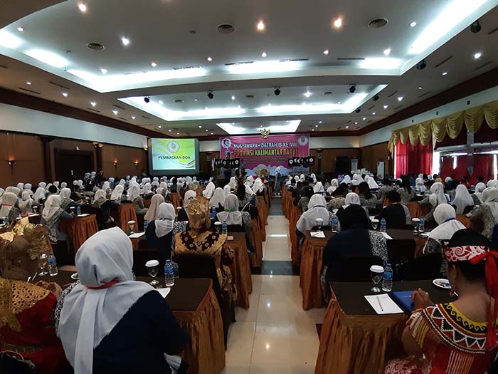ikatan-bidan-indonesia-provinsi-kalbar-gelar-musda-ke-viii.jpg