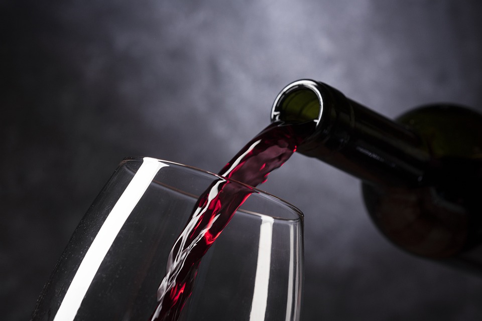 ilustrasi-alkohol-wine-222.jpg