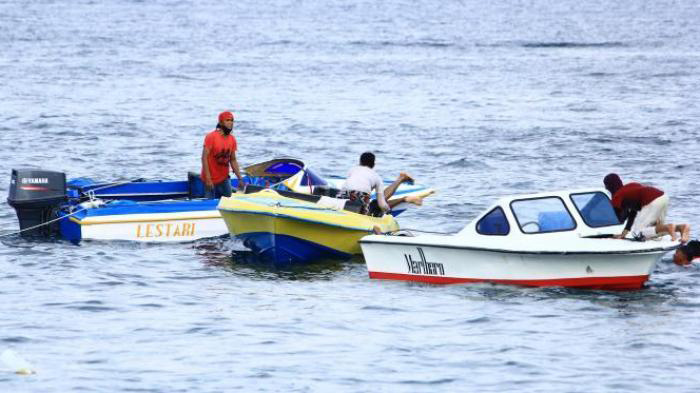 ilustrasi-tabrakan-speed-boat.jpg