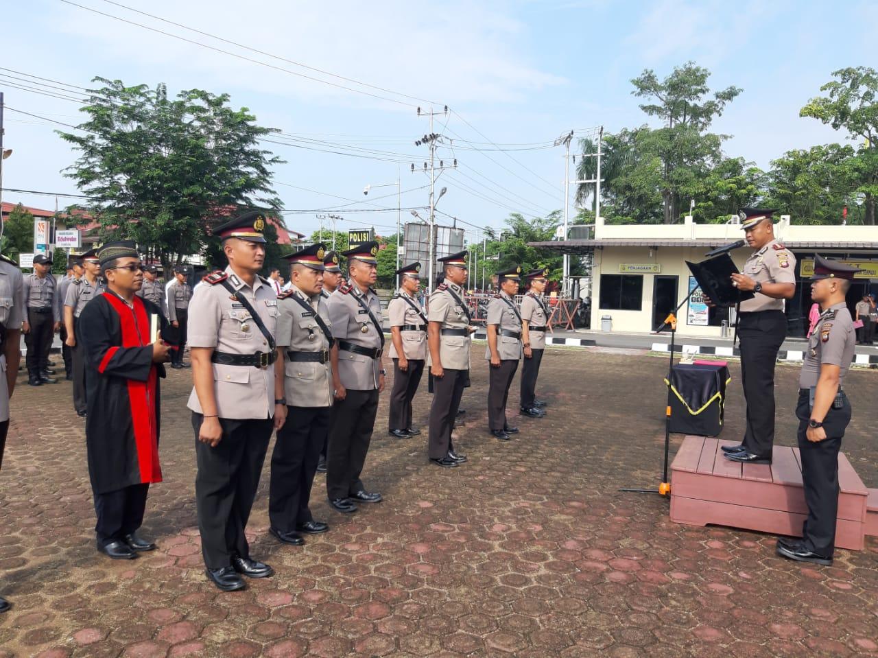 Pimpin Sertijab Kasat Sabhara dan Kapolsek Jajaran, Ini Arahan Kapolres Sanggau