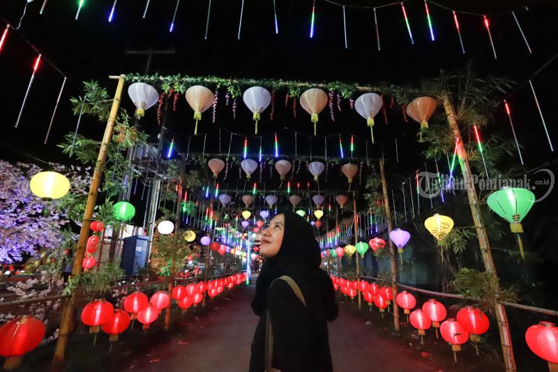 FOTO: Suasana Imlek 2571 dan Cap Go Meh 2020 di Taman Pecinan Jamthang Singkawang - imlek-2571-dan-cap-go-meh-2020-pecinan.jpg