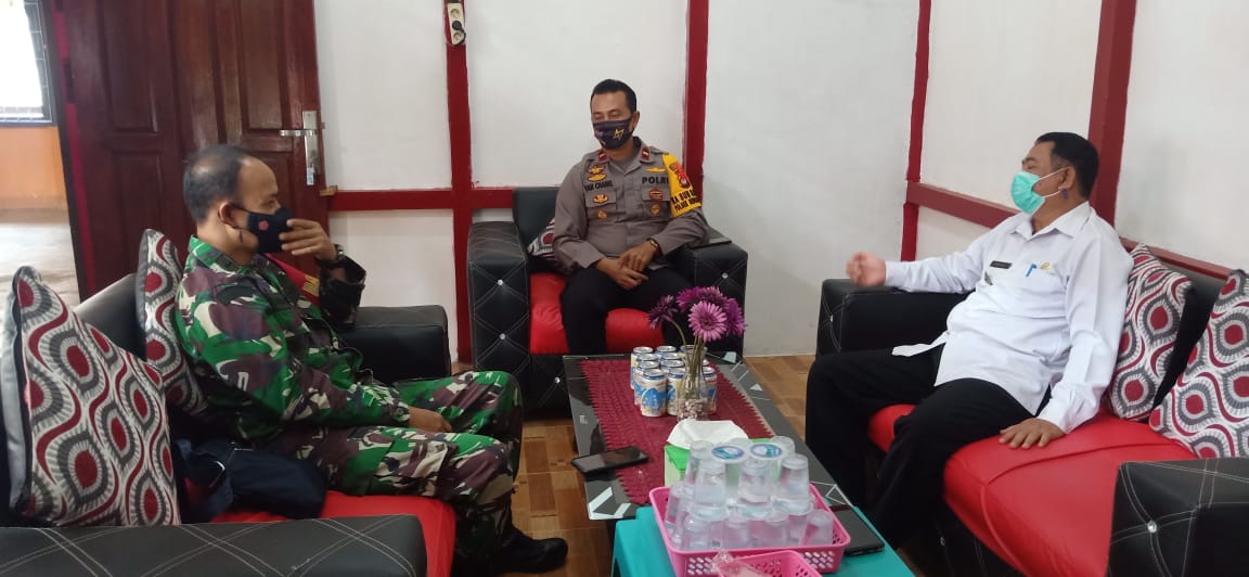 ipda-yulianus-van-chanel-laksanakan-rapat-koordinasi.jpg