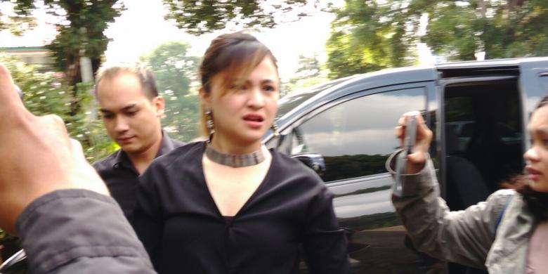 Marshanda Temui Pengemis Yang Mengaku Ayahnya