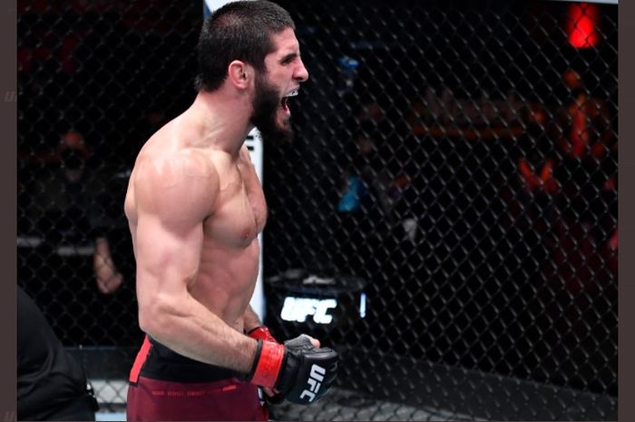 Siaran Mola TV! Jadwal UFC 294 Islam Makhachev vs Charles Oliveira Jilid 2 Live di Etihad Arena