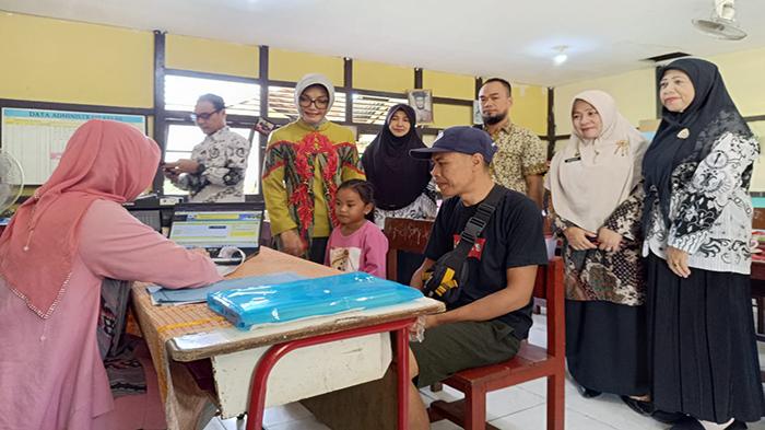 Tinjau PPDB, Bunda PAUD Pastikan Program Transisi PAUD ke SD Berjalan Lancar