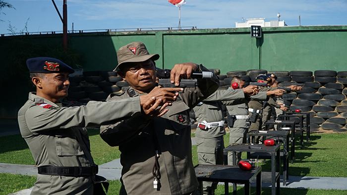 Tugas Polri yang Semakin Kompleks, Brimob Polda Kalbar Latihan Menembak