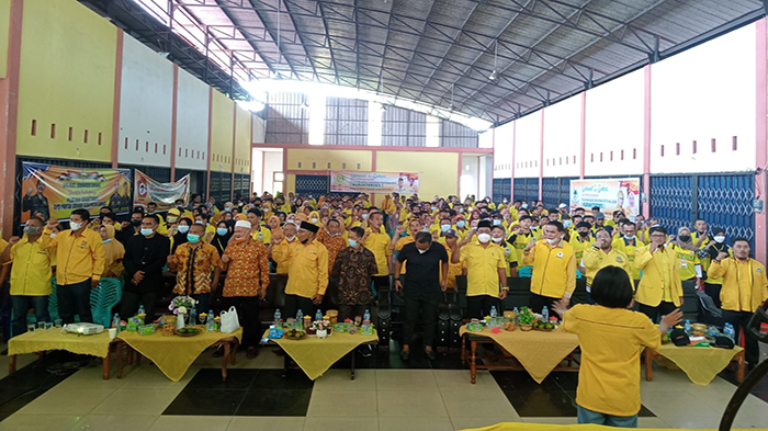 izal-230222-golkar.jpg
