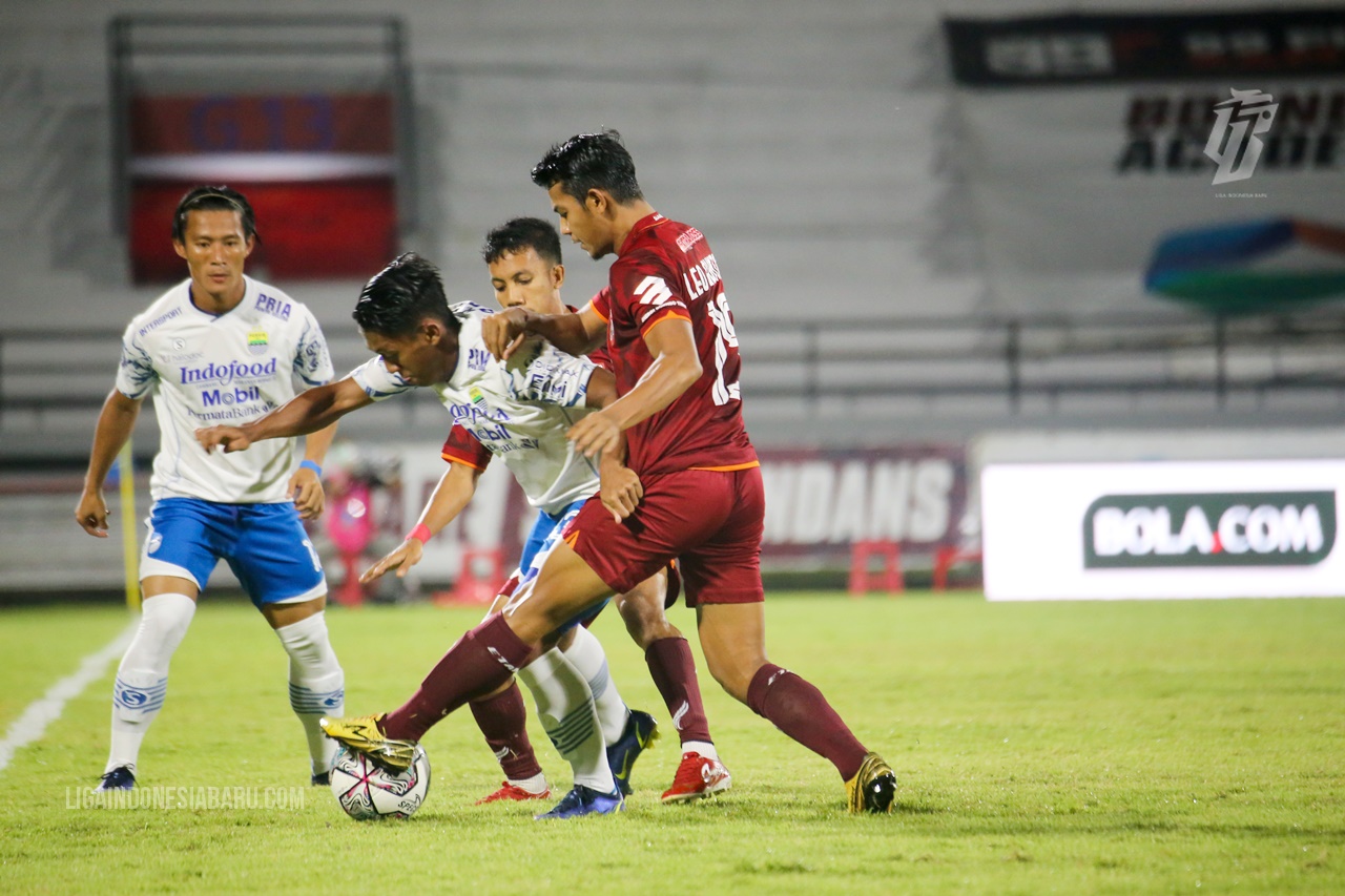 jadwal-baru-liga-1-2022-hari-ini-nonton-live-persebaya-vs-pss-sleman-hingga-streaming-persib-bandung.jpg