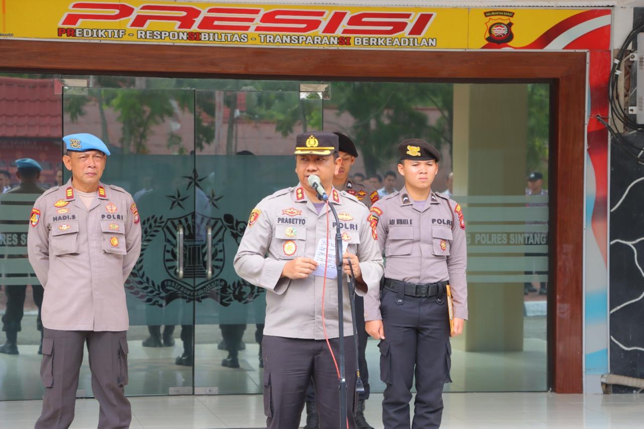 jajaran-Polres-Sintang-pada-Apel-minggu-pertama-bulan.jpg