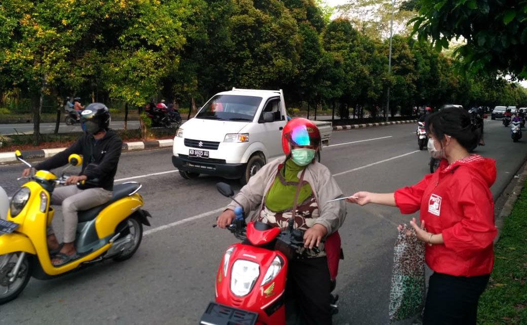 DPW PSI Kalbar Bagi-bagi Masker dan Hand Sanitizer