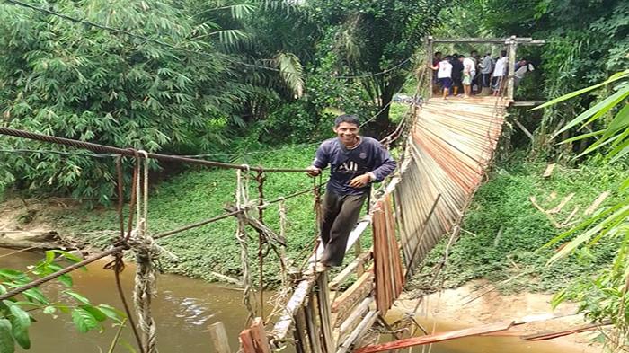 Kronologi Jembatan Gantung di Desa Jambu Tembawang Landak Roboh, 6 Warga Luka-luka