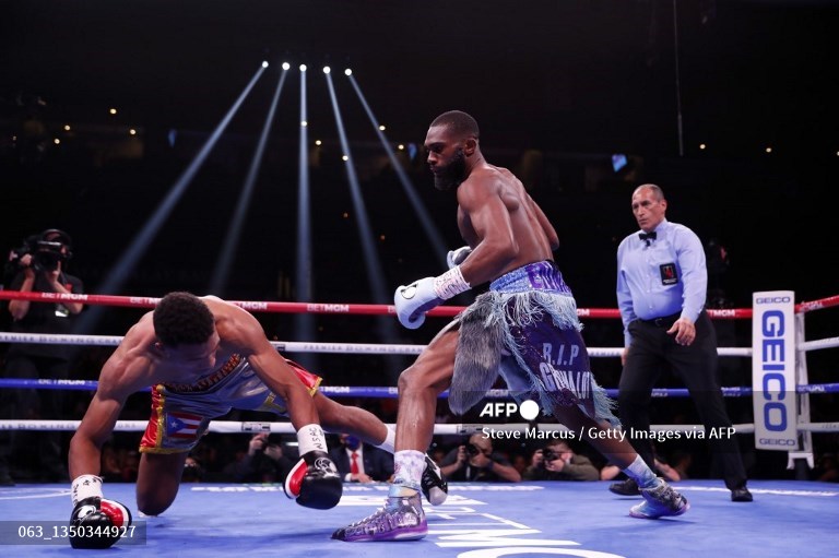 Hasil Tinju Dunia, Radzhab Butaev Menang TKO dan Rebut Sabuk WBA Jamal James