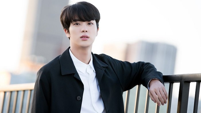 Jin BTS Dinobatkan Pria Paling Tampan Tahun 2019, Ungguli Aktor Amerika Ian Somerhalder hingga V BTS