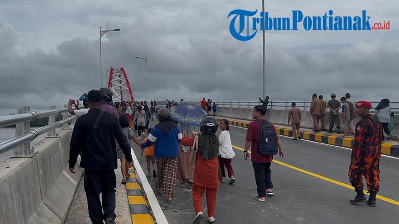 Satlantas Berlakukan Pembatasan Kendaraan, Truk Sawit Dilarang Melintas Jembatan Sungai Sambas Besar