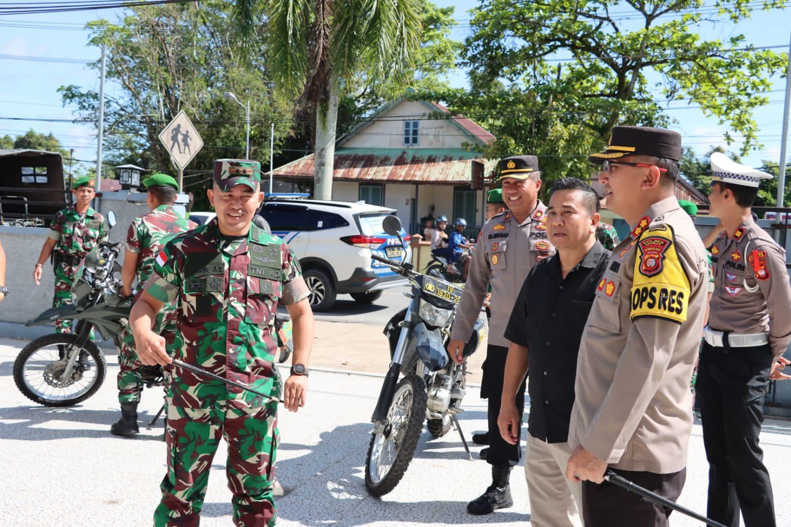 Polres Sambas Wujudkan Sinergitas dengan Patroli Gabungan Bersama TNI