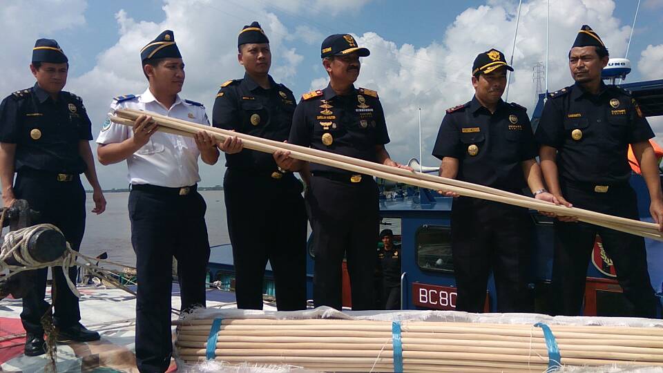 Bea Cukai Kalimantan Bagian Barat Gagalkan 120 Ton Rotan Kalteng Tujuan Malaysia