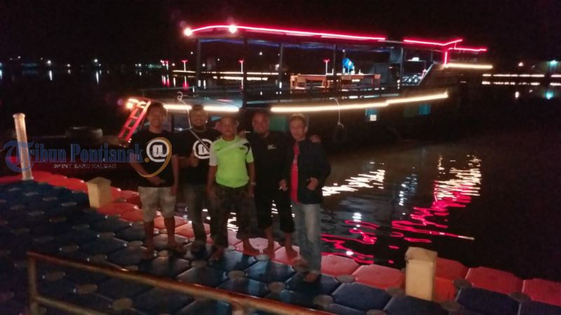 Destinasi Baru, Menikmati Suasana di Kapal Wisata di Sungai Sambas - kapal-wisata-sungai-samba-8.jpg