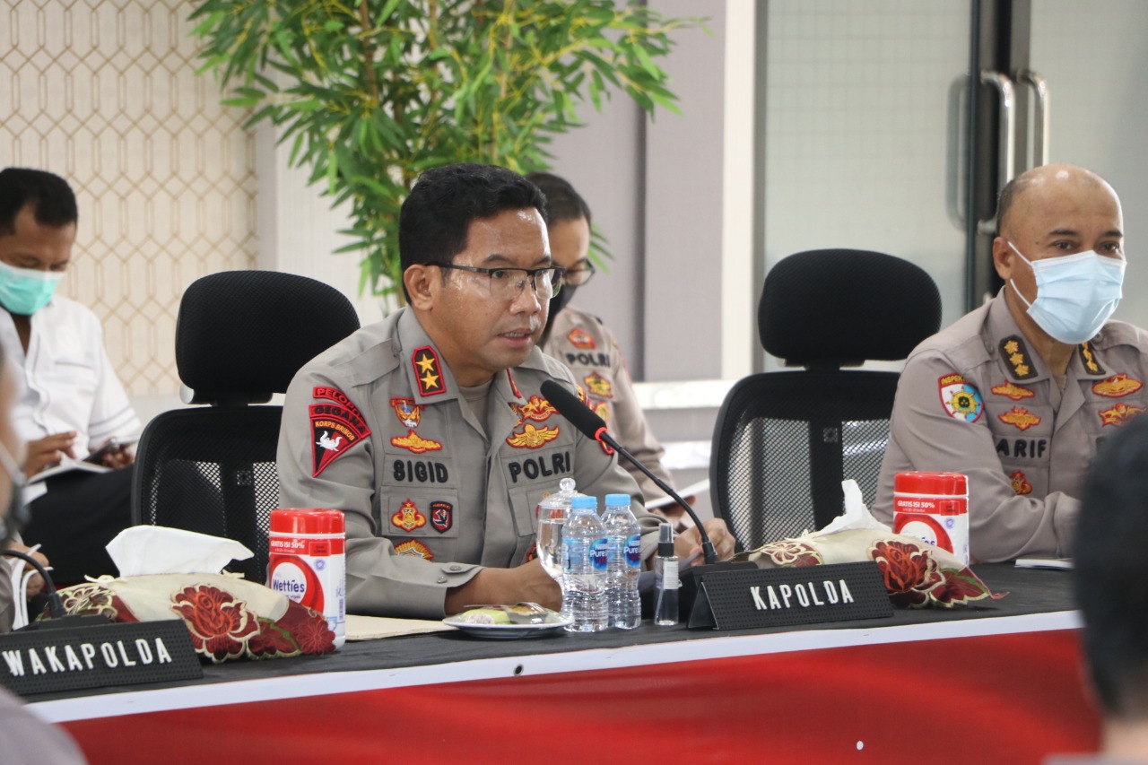 kapoldadari-humas-polda.jpg