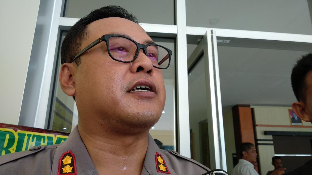 kapolres-kayong-utara-akbp-arief-kurniawan_20180710_102920.jpg
