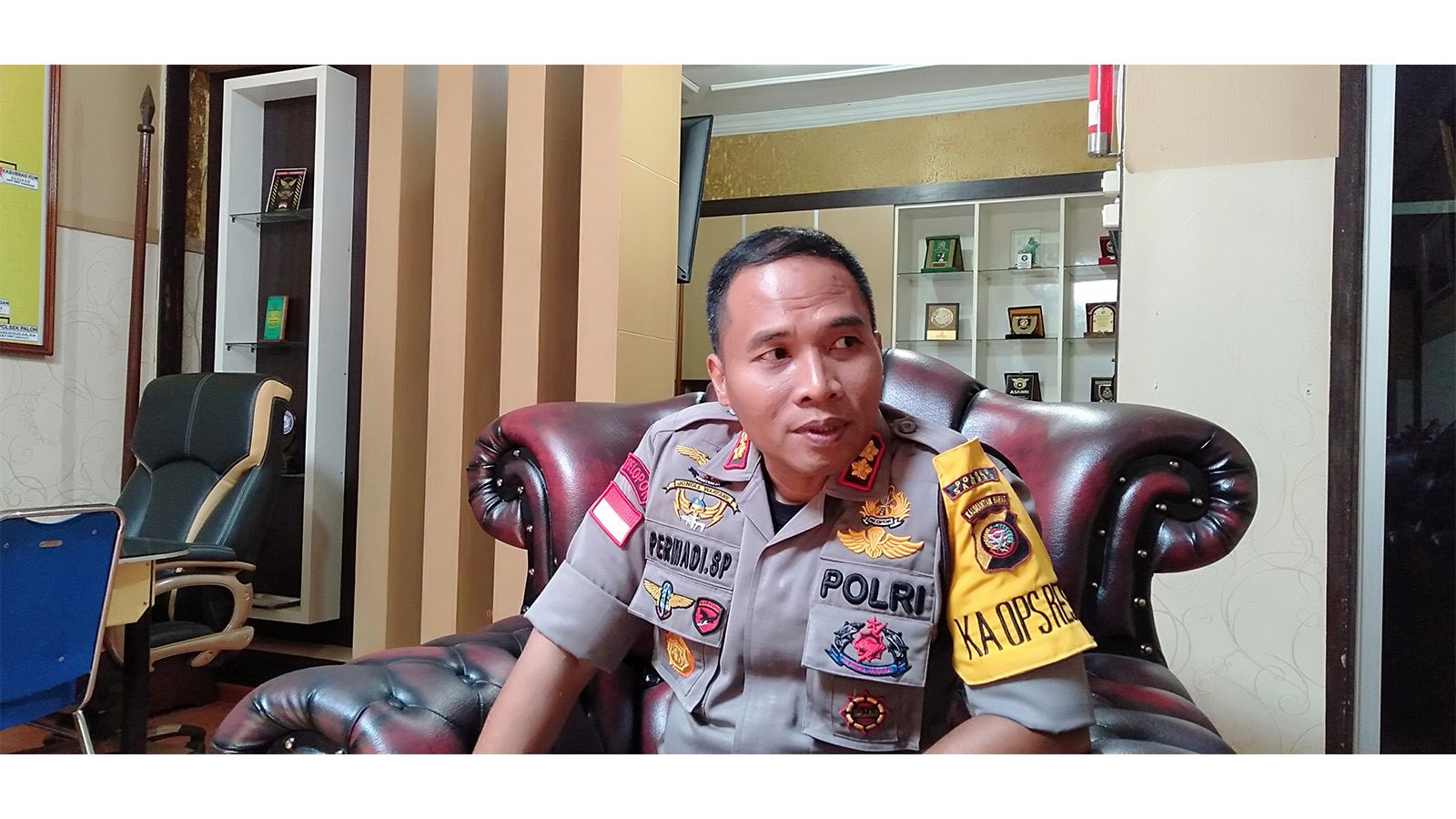 Polres Sambas Turunkan Personel di Pelantikan Pimpinan DPRD Sambas