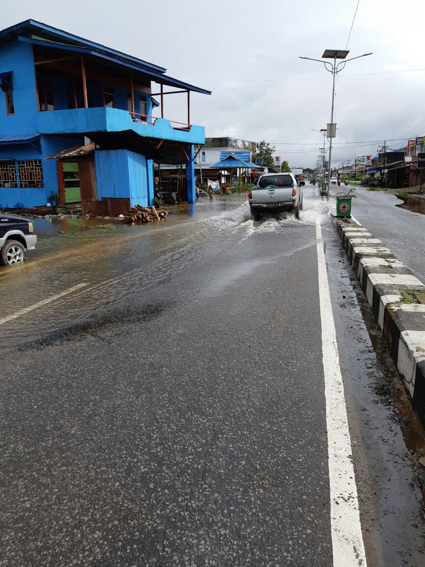 Warga Keluh Drainase di Putussibau Tak Berfungsi Maksimal