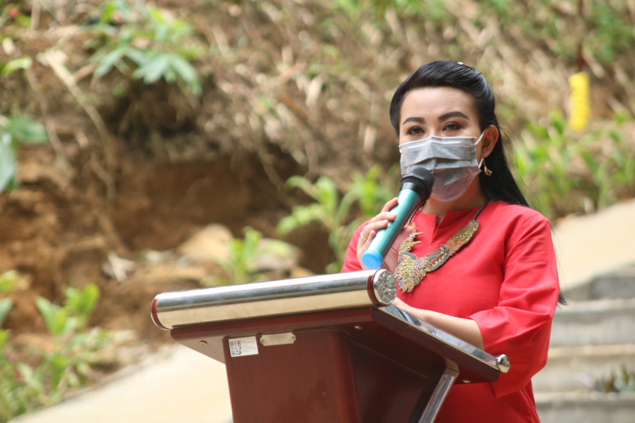 Beredar Postingan Tak Ada Natal di Landak, Karolin Pastikan Informasi Itu Hoax