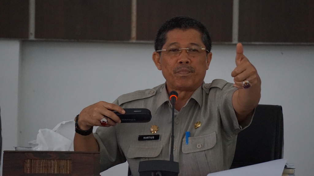 kartius-memberikan-masukan-kepada-pns_20160505_115138.jpg