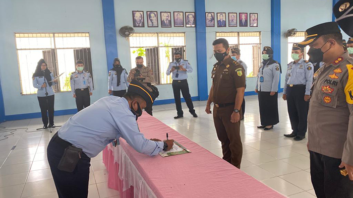 Rutan dan Bapas Sambas Apel Deklarasi Janji Kinerja dan Pencanangan WBK Tahun 2021