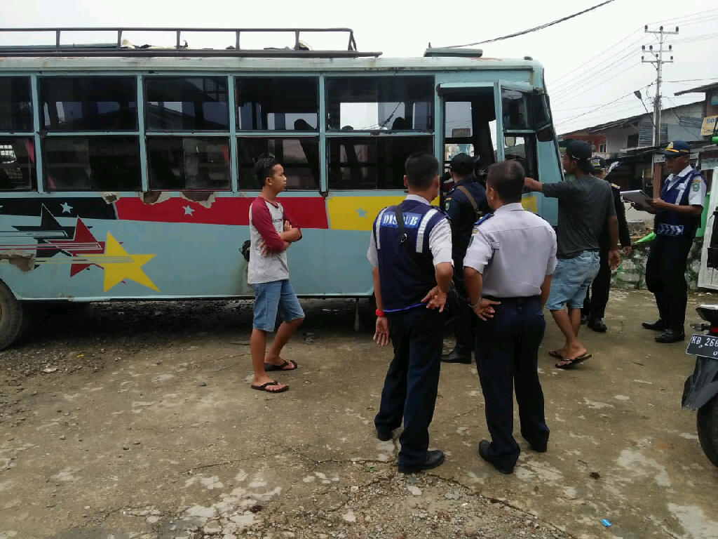 kasi-angkutan-jalan-dishub-sanggau-hawari.jpg