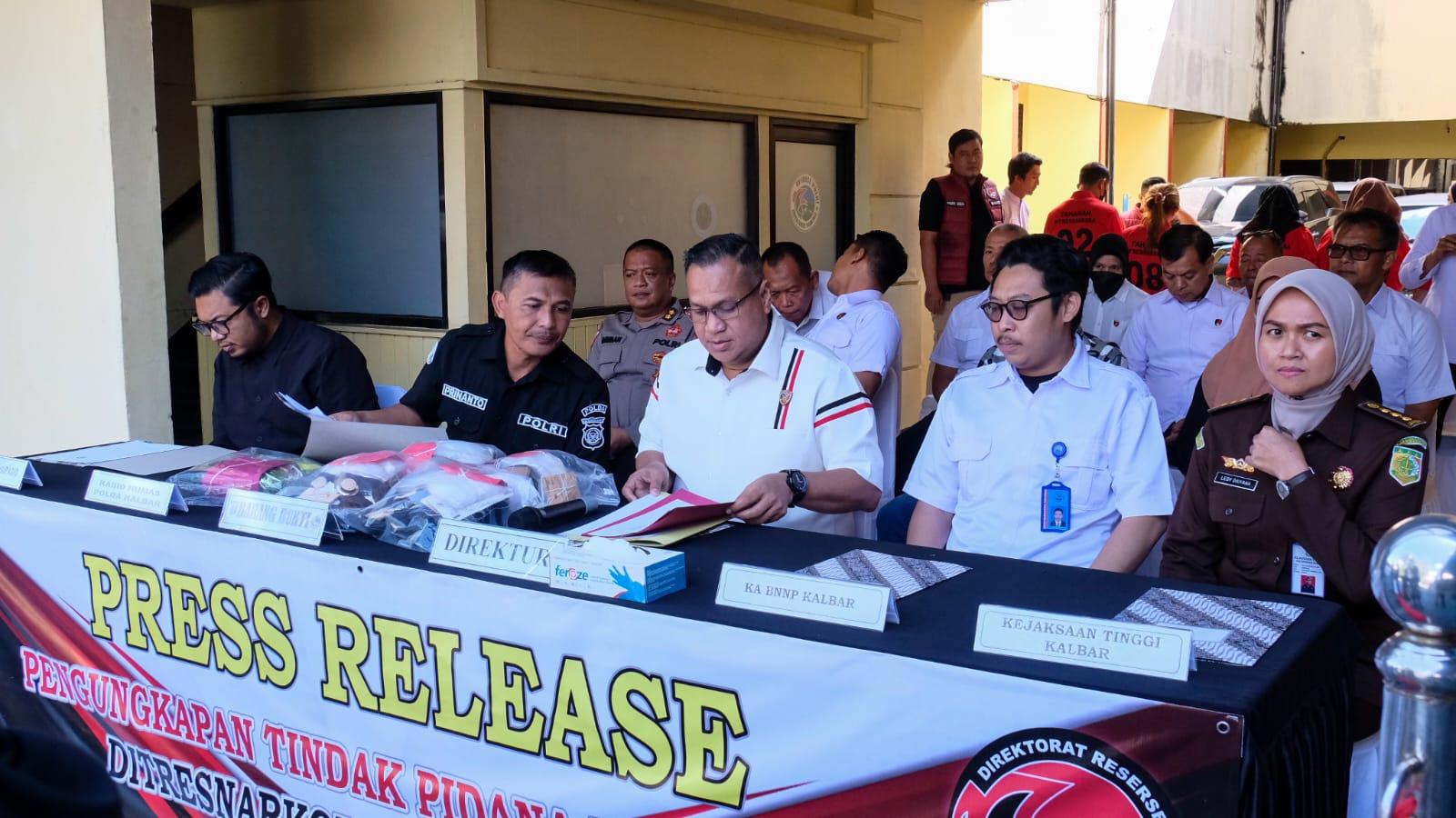 Polda Kalbar Amankan 6 Tersangka Kasus Narkoba di Dua Tempat Berbeda