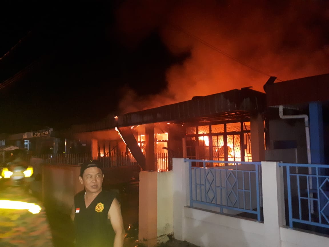 kebakaran-singkawang-11052019.jpg