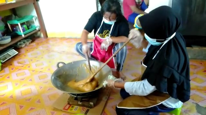 kelompok-umkm-di-daerah-pesisir-olah-pisang-menjadi-dodol-436.jpg