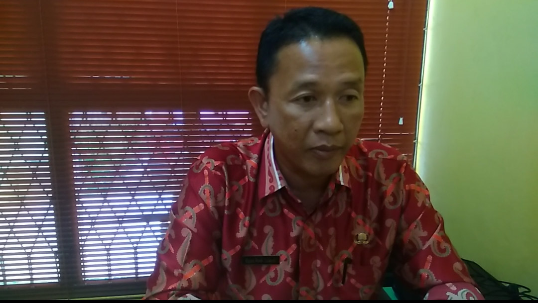 kepala-bpbd-kayong-utara-agus-rudi-suandi_20171229_192856.jpg
