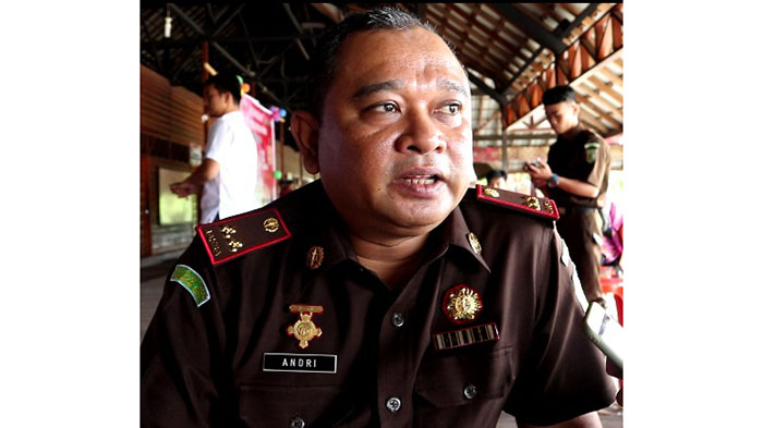 kepala-kantor-kejaksaan-negeri-sekadau-andri-irawan-dgf-v.jpg