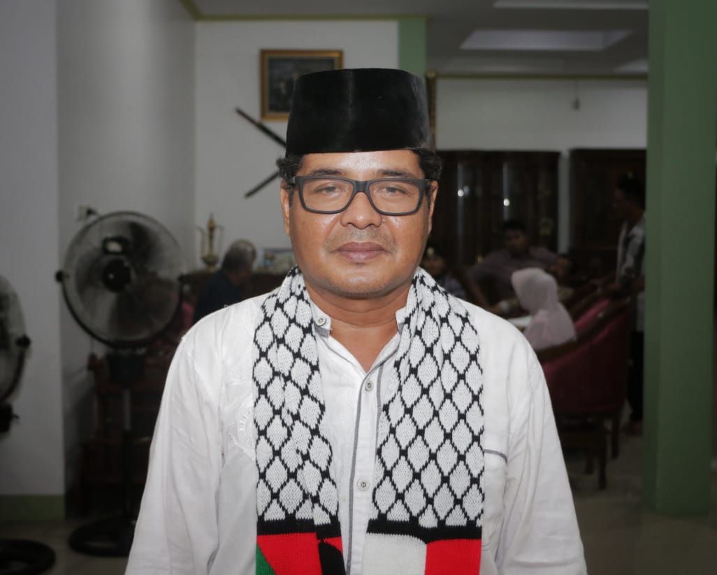 ketua-dprd-kabupaten-melawi-abang-tajudin_20180625_164552.jpg