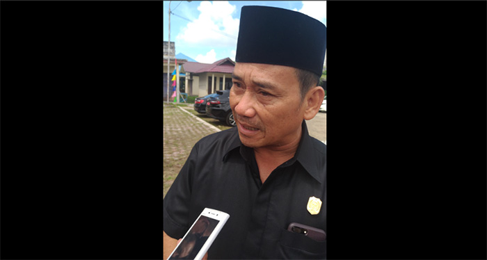 ketua-dprd-singkawang-sujianto_20180205_151218.jpg