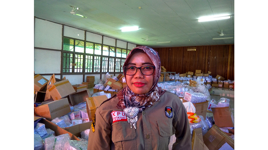 ketua-komisi-pemilihan-umum-kpu-kabupaten-sintang-hazizah-melakukan-launching.jpg