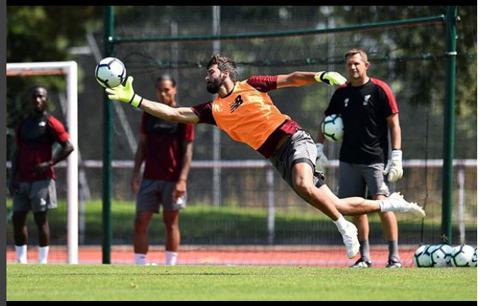 Kiper Liverpool Alisson Becker Catat 17 Laga Liga Inggris Tanpa Kebobolan