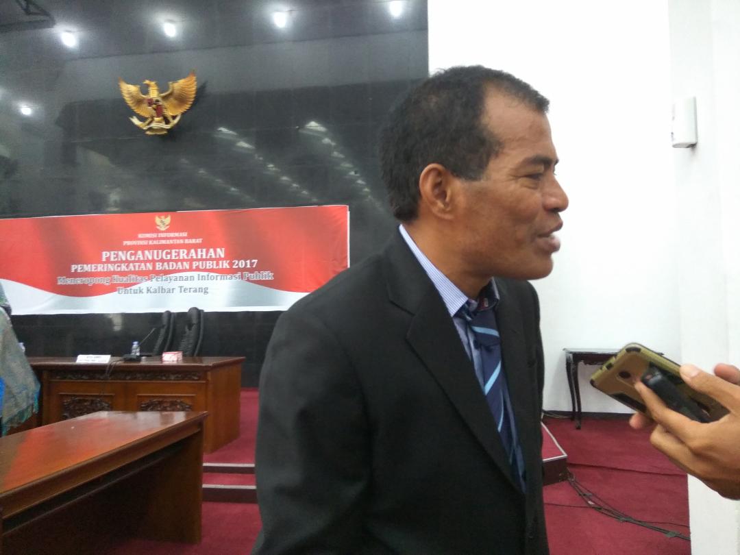 komisioner-komisi-informasi-pusat-romanus-ndau-lendong_20180110_154901.jpg