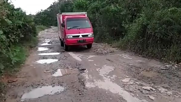 kondisi-akses-jalan-penghubung-antara-12412.jpg
