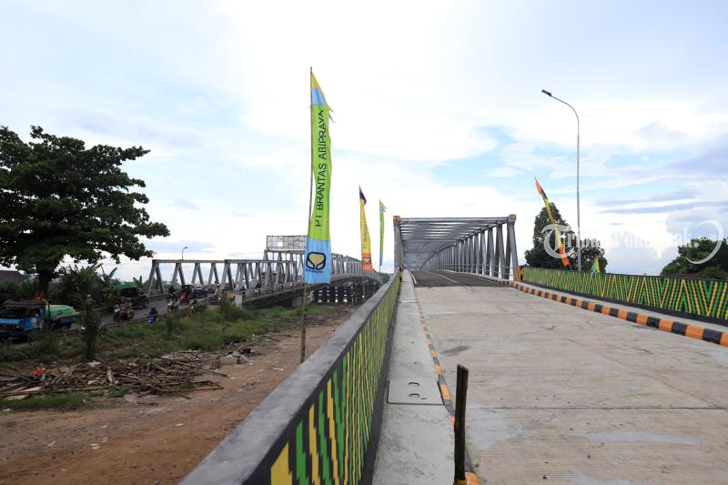 kondisi-jembatan-landak-ii-jalan-sultan-hamid-ii-pontianak-selasa-2852019-sore.jpg