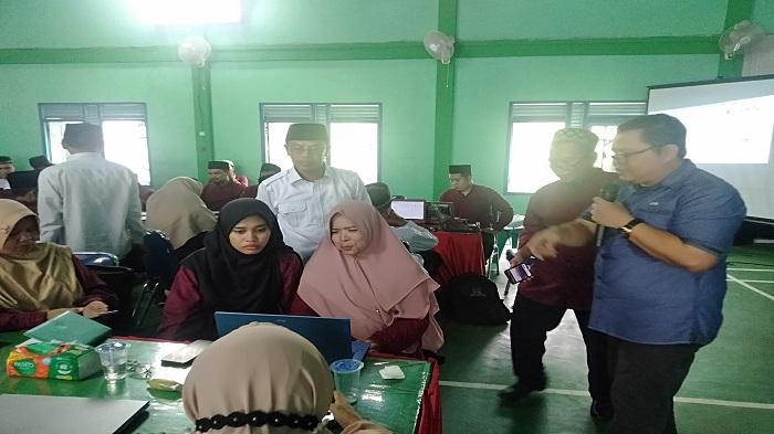 konten-kreator-kepada-puluhan-penyuluh-agama-Kemenag.jpg