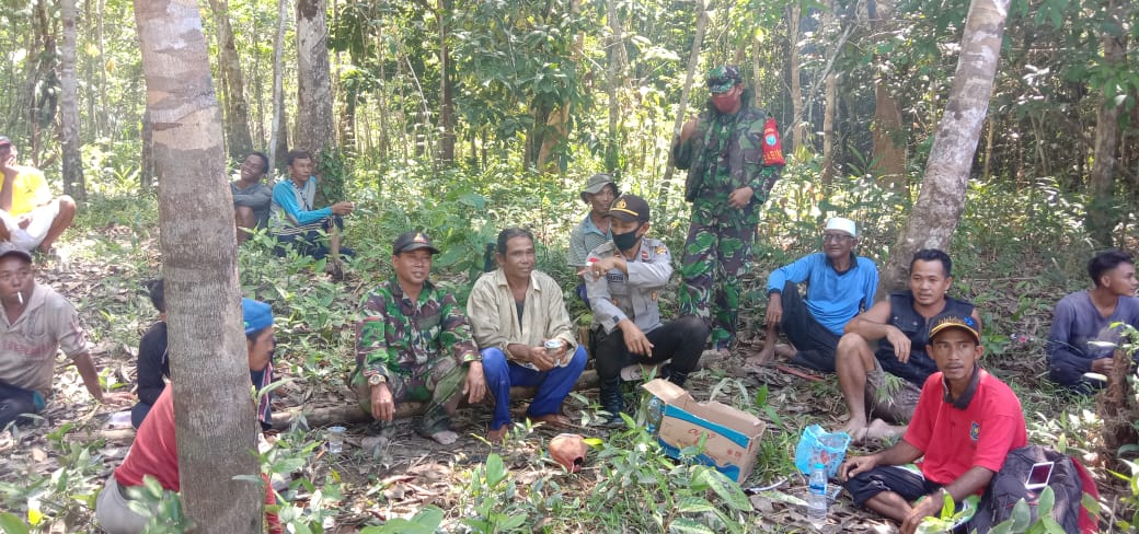 korban-tenggah-agus-salim-yang-tersesat-di-hutan-asal-desa-empangau-hilir.jpg