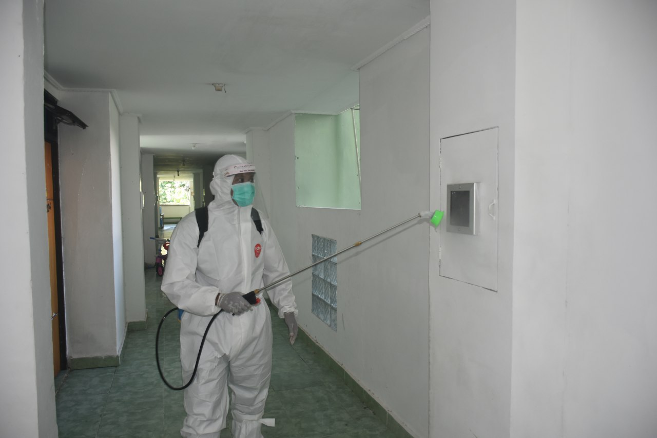 korem-121abw-melakukan-penyemprotan-disinfektan-fg.jpg